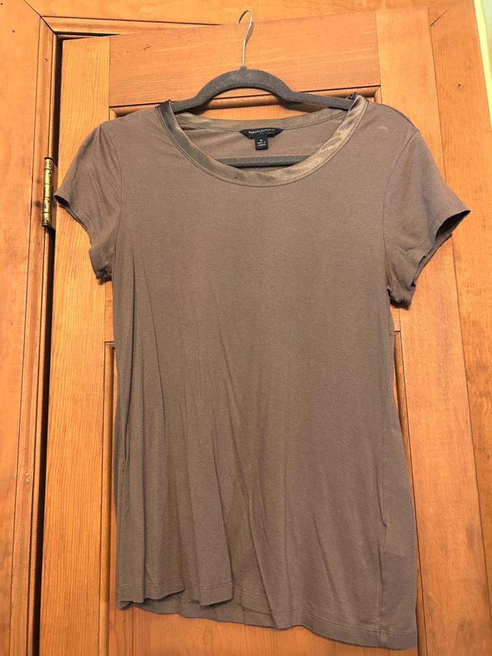 Banana Republic Taupe Short Sleeve Tee with Satin Trim